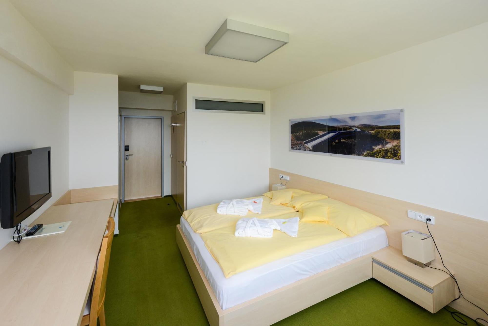 Horsky Hotel Friesovy Boudy Strázné Quarto foto